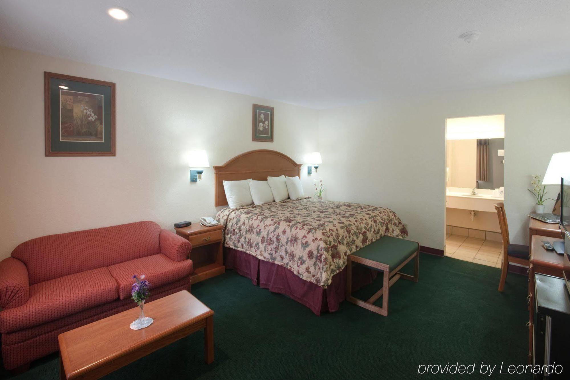 Americas Best Value Inn Lubbock East Екстериор снимка