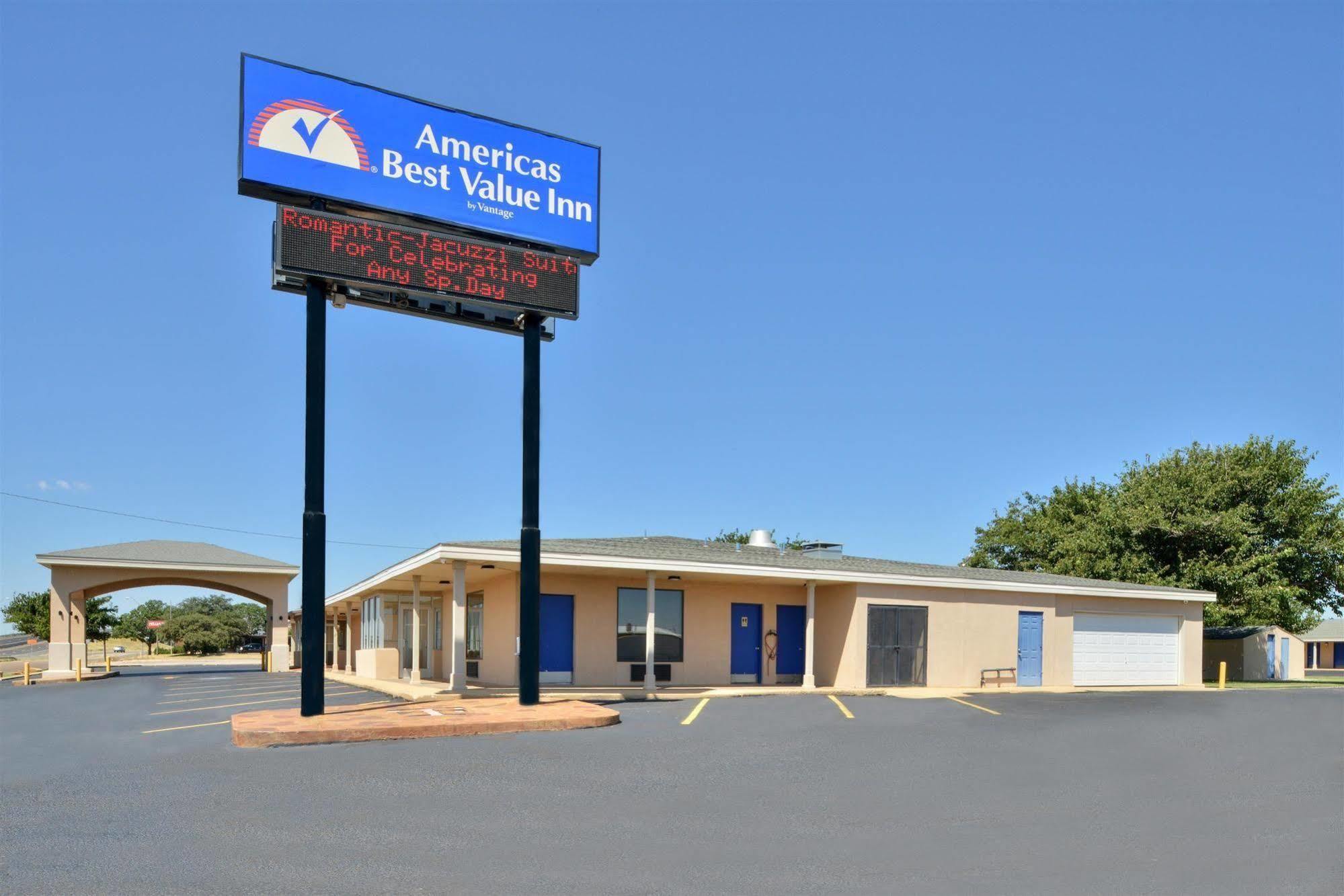 Americas Best Value Inn Lubbock East Екстериор снимка