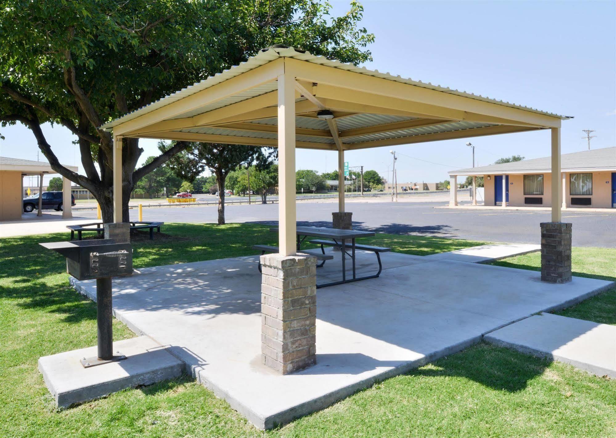 Americas Best Value Inn Lubbock East Екстериор снимка