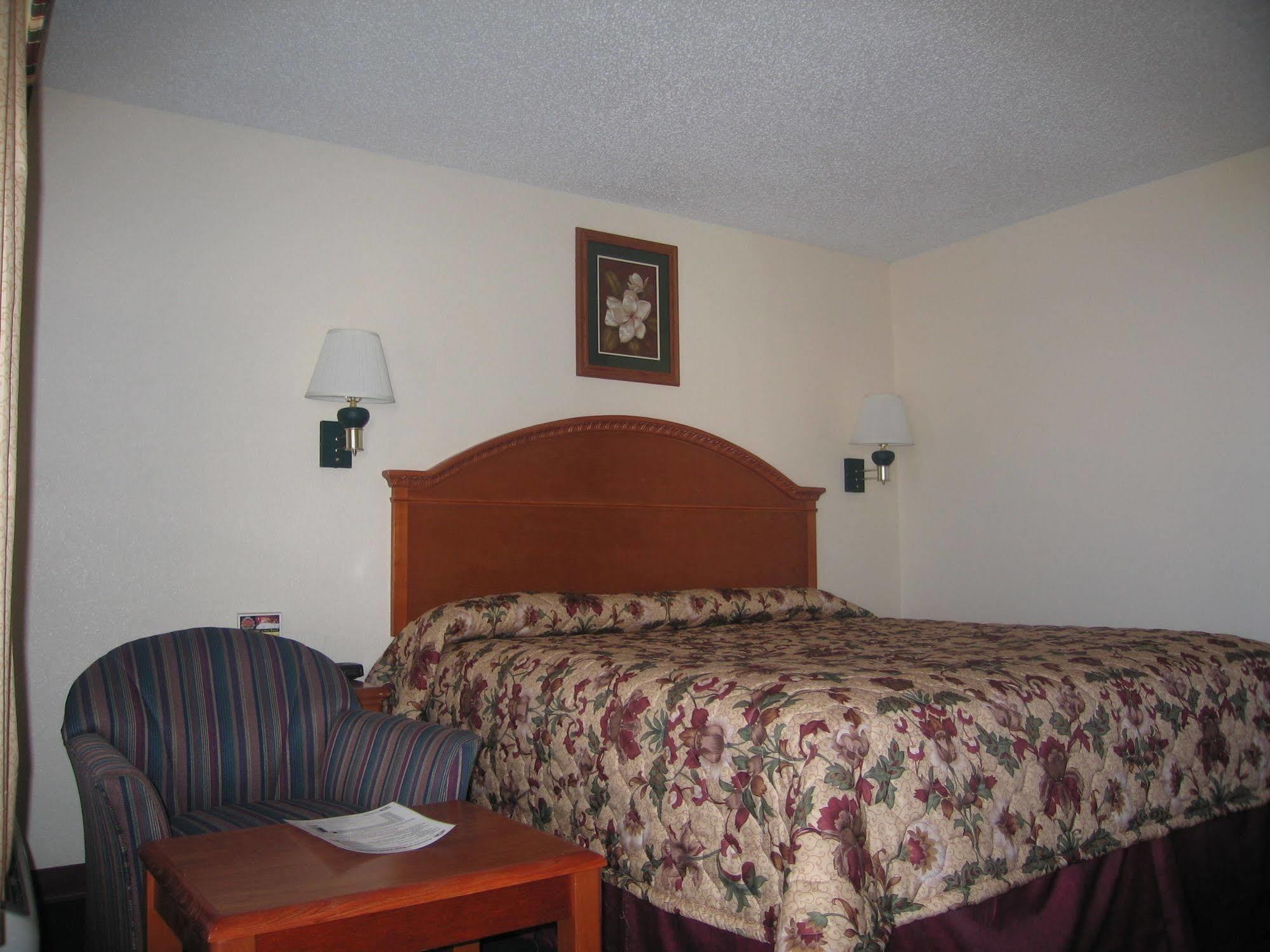 Americas Best Value Inn Lubbock East Екстериор снимка