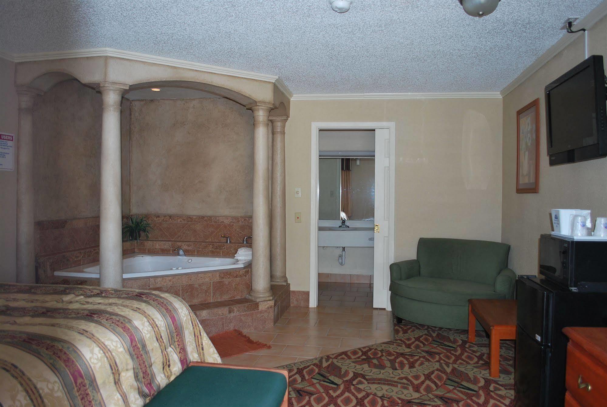 Americas Best Value Inn Lubbock East Екстериор снимка