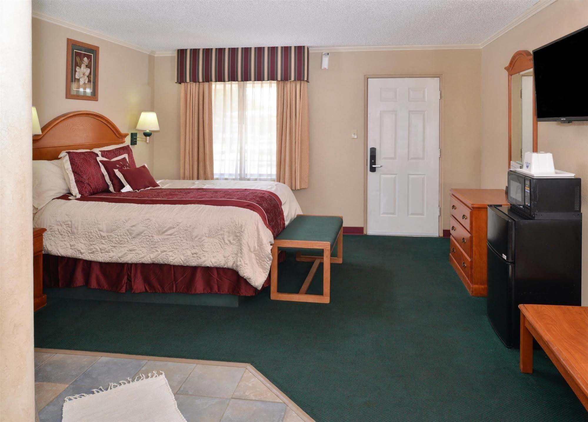 Americas Best Value Inn Lubbock East Екстериор снимка