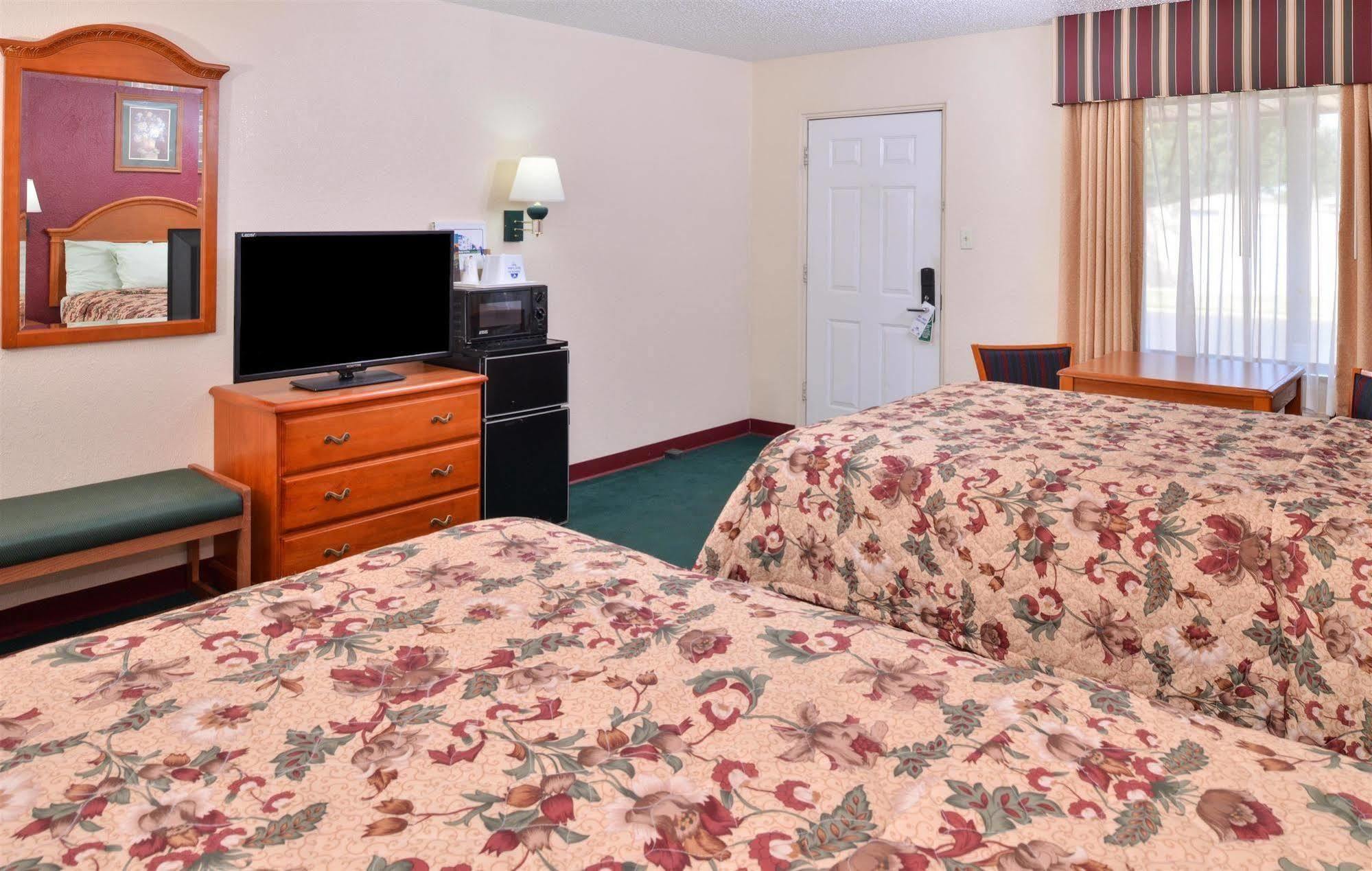 Americas Best Value Inn Lubbock East Екстериор снимка