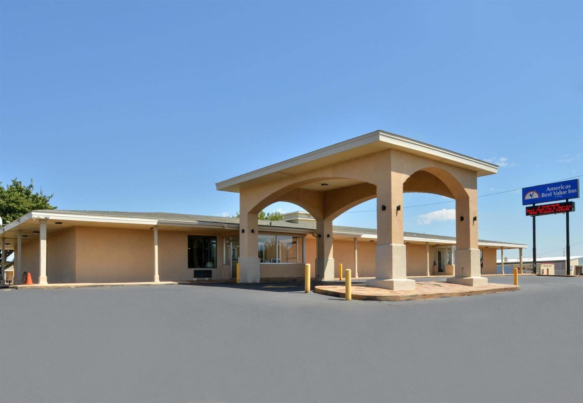 Americas Best Value Inn Lubbock East Екстериор снимка